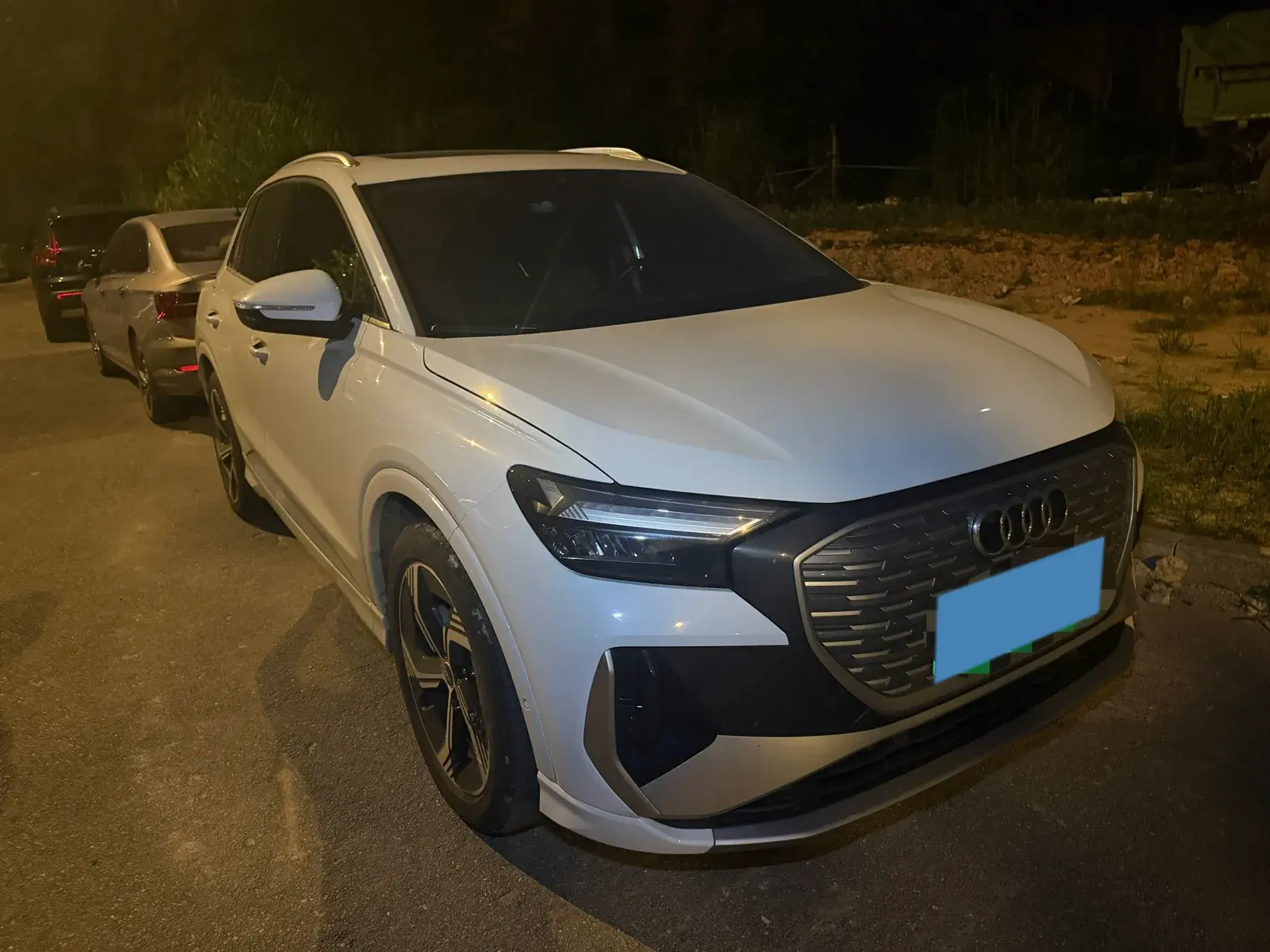 2022 AUDI Q4 thumbnail 3