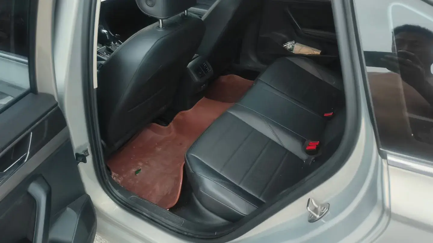 2018 VOLKSWAGEN LAVIDA thumbnail 4