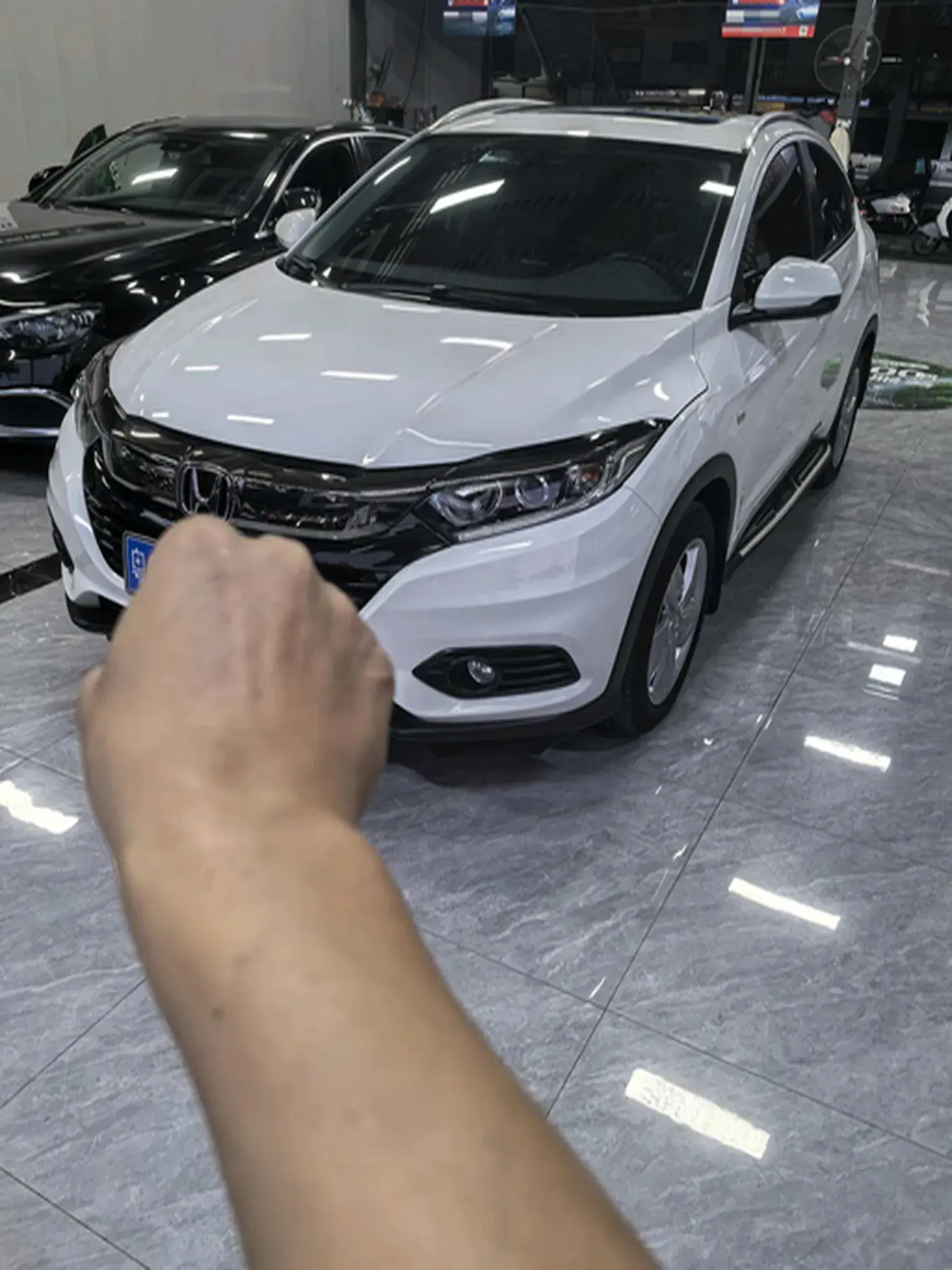 2022 HONDA VEZEL view 1
