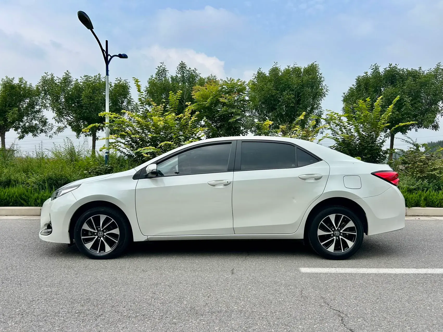 2018 TOYOTA LEVIN thumbnail 3