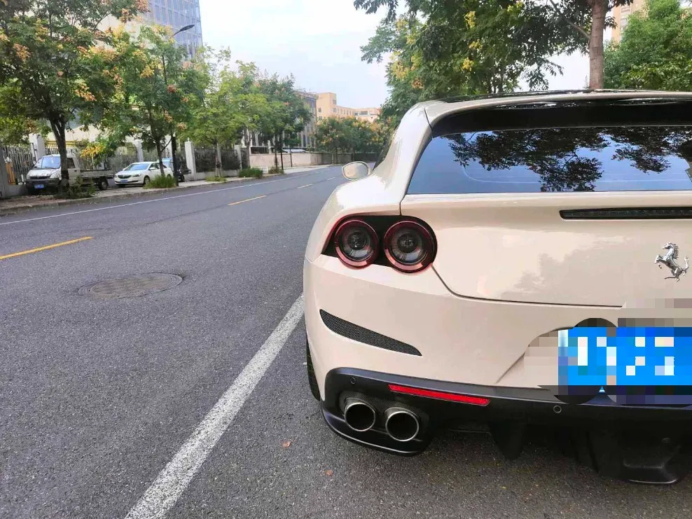 2017 Ferrari GTC4 Lusso 3.9T 609HP V8 7DCT,autocango,china used car exporter,china ev exporter,chinese used car exporter,chinese used ev exporter