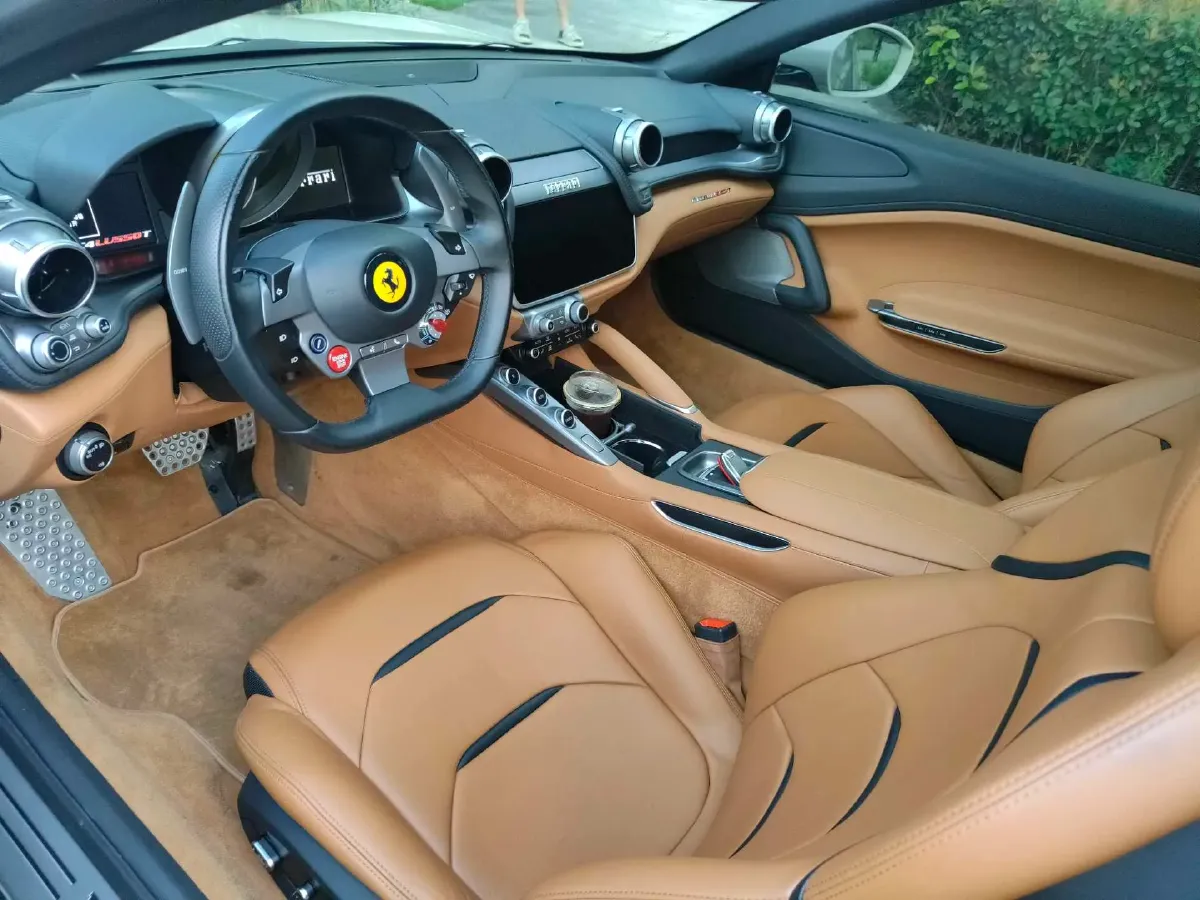 2017 Ferrari GTC4 Lusso 3.9T 609HP V8 7DCT,autocango,china used car exporter,china ev exporter,chinese used car exporter,chinese used ev exporter