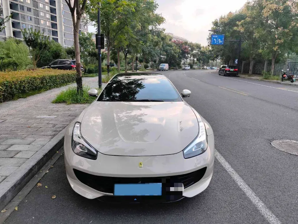 2017 Ferrari GTC4 Lusso 3.9T 609HP V8 7DCT,autocango,china used car exporter,china ev exporter,chinese used car exporter,chinese used ev exporter