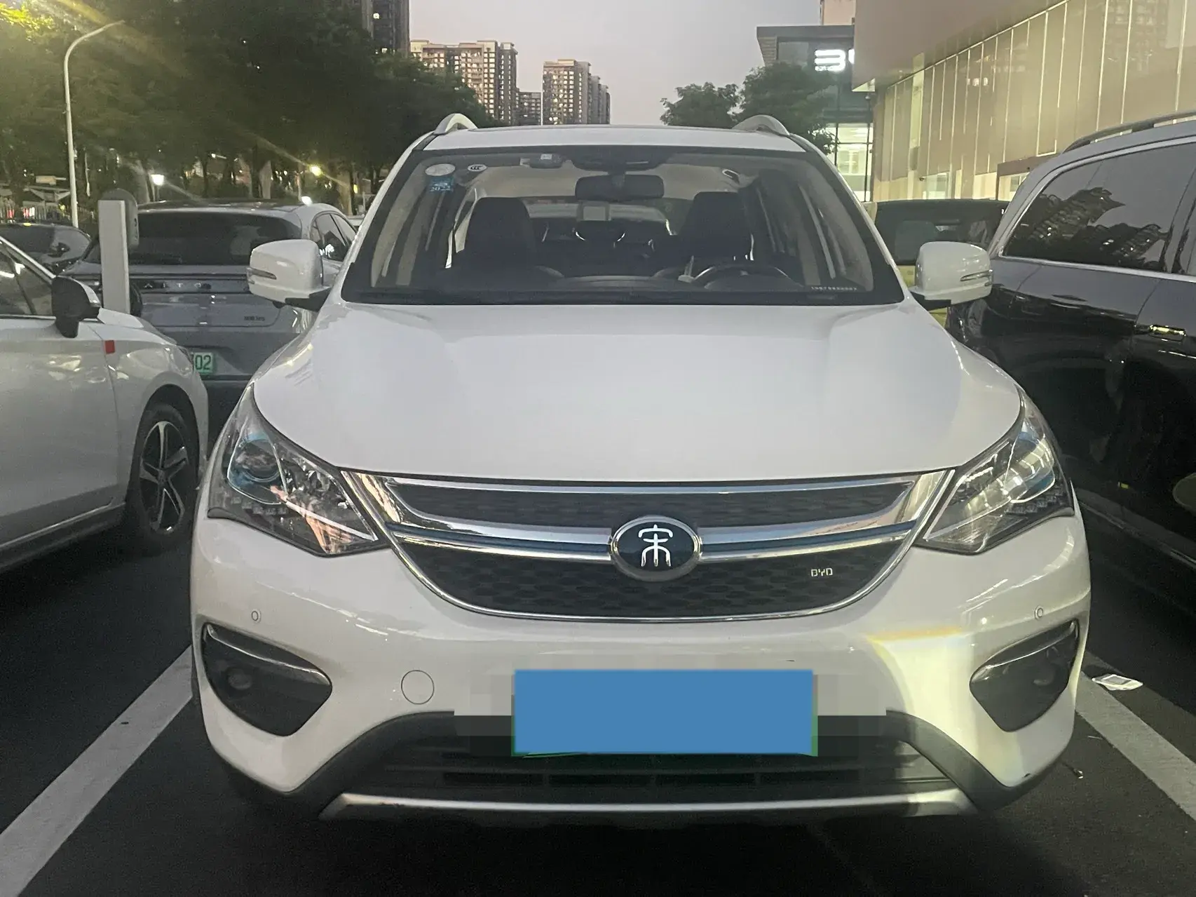 2017 BYD SONG thumbnail 2