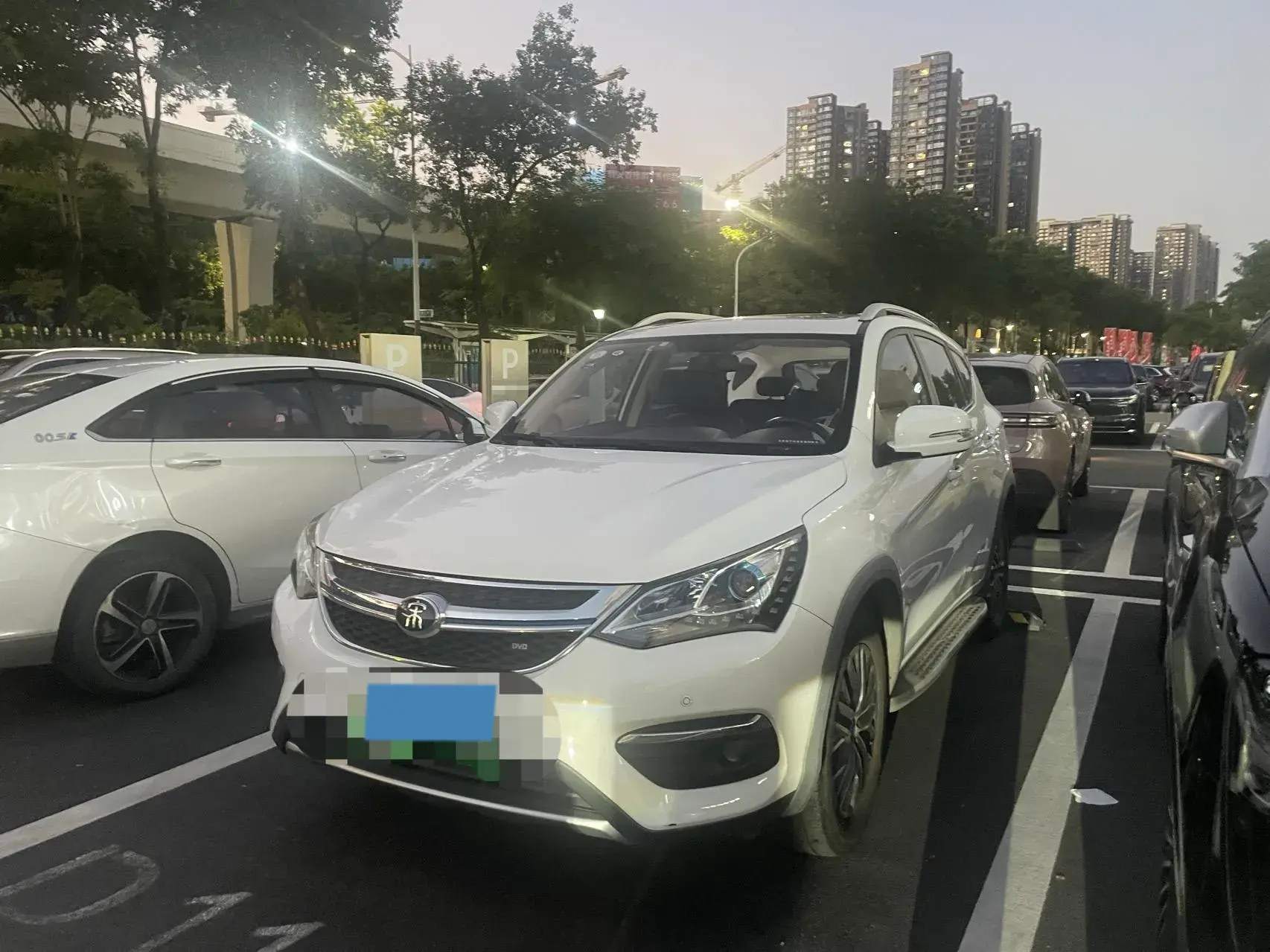 2017 BYD SONG view 1