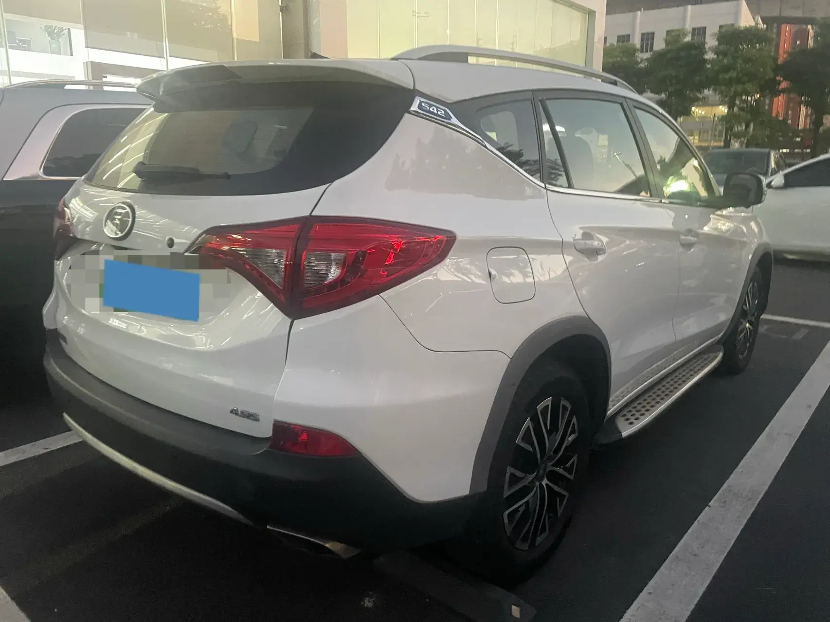 2017 BYD SONG thumbnail 4