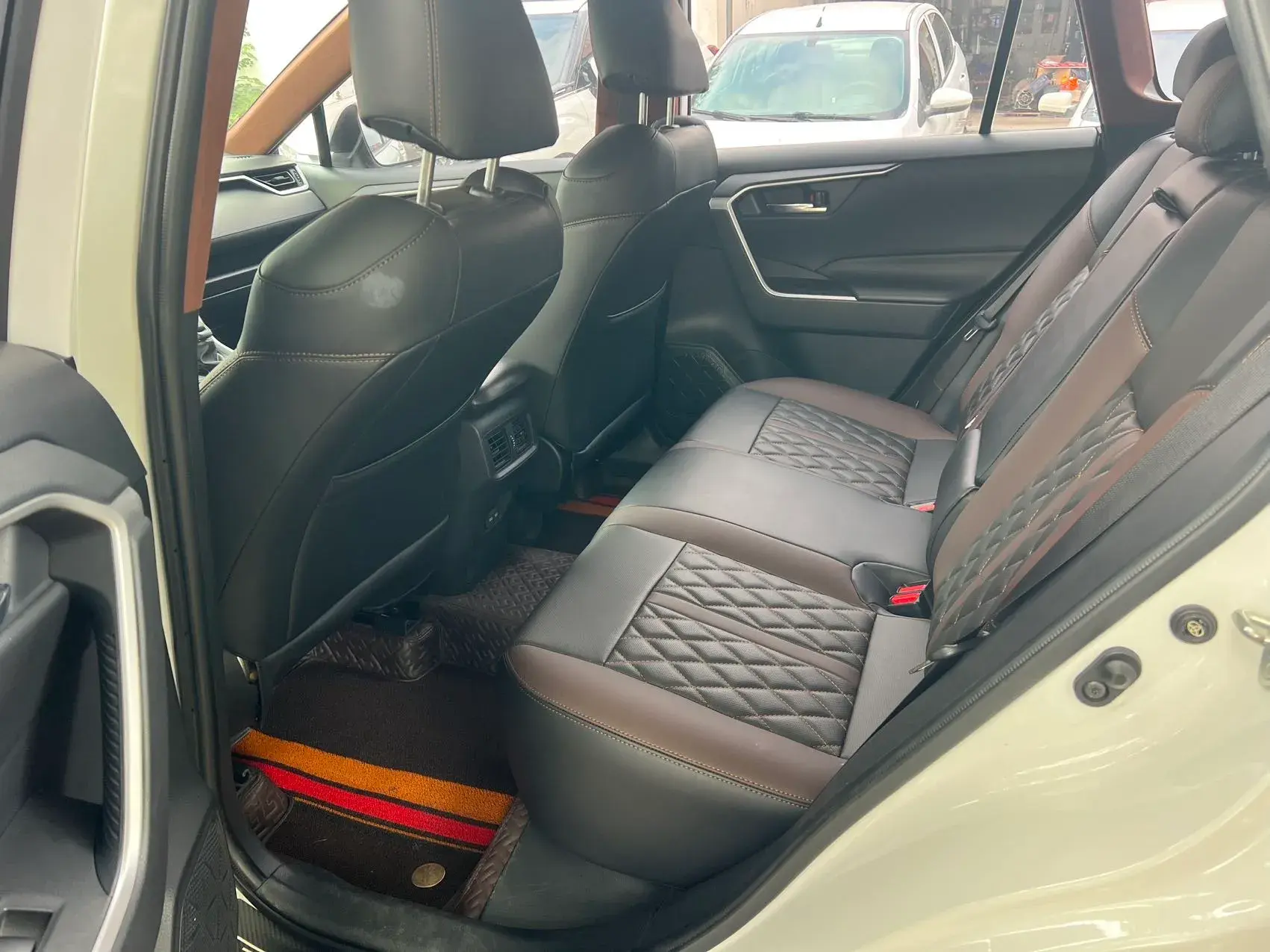 2021 TOYOTA RAV4 thumbnail 4