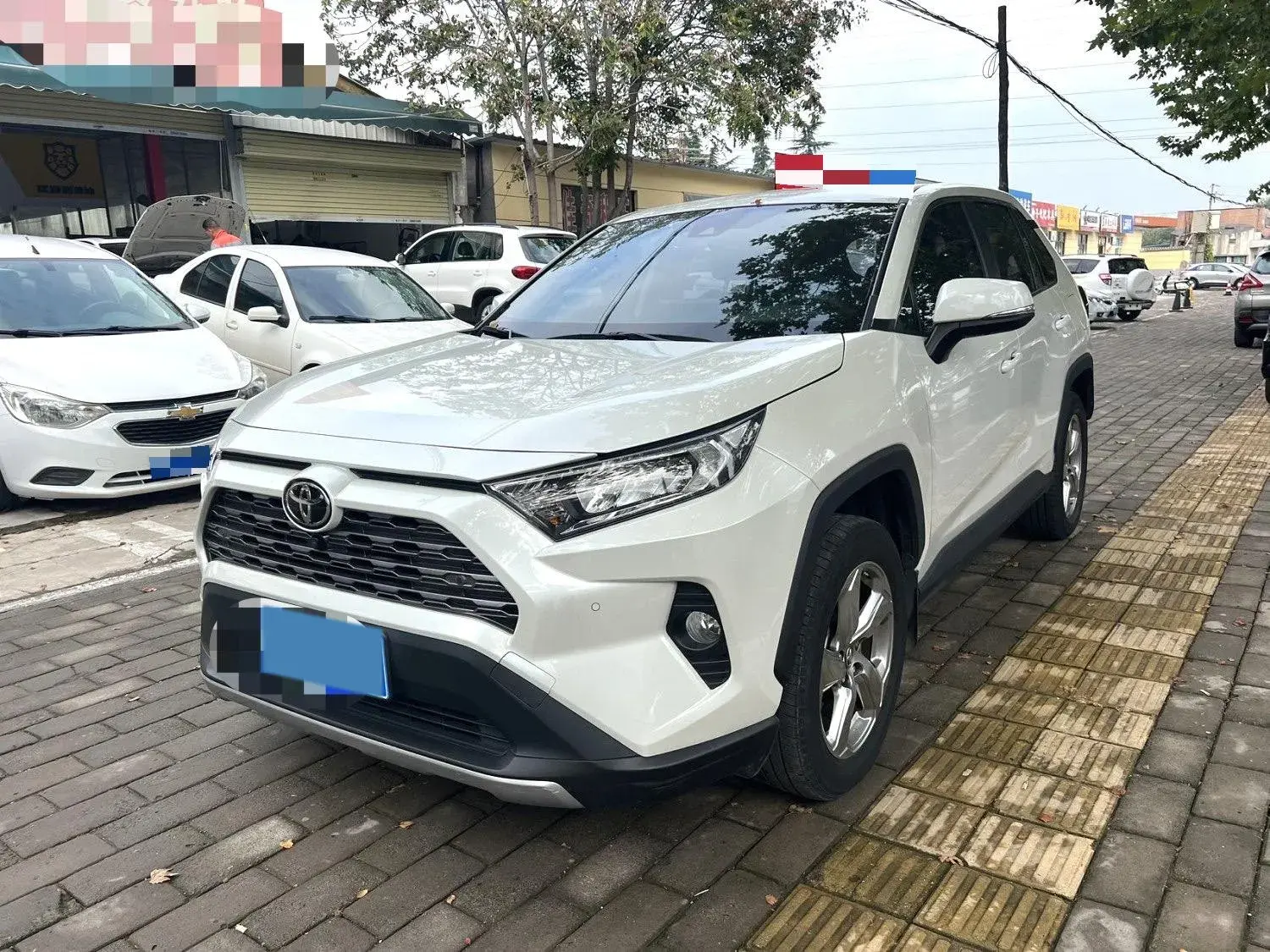 2021 TOYOTA RAV4 view 1