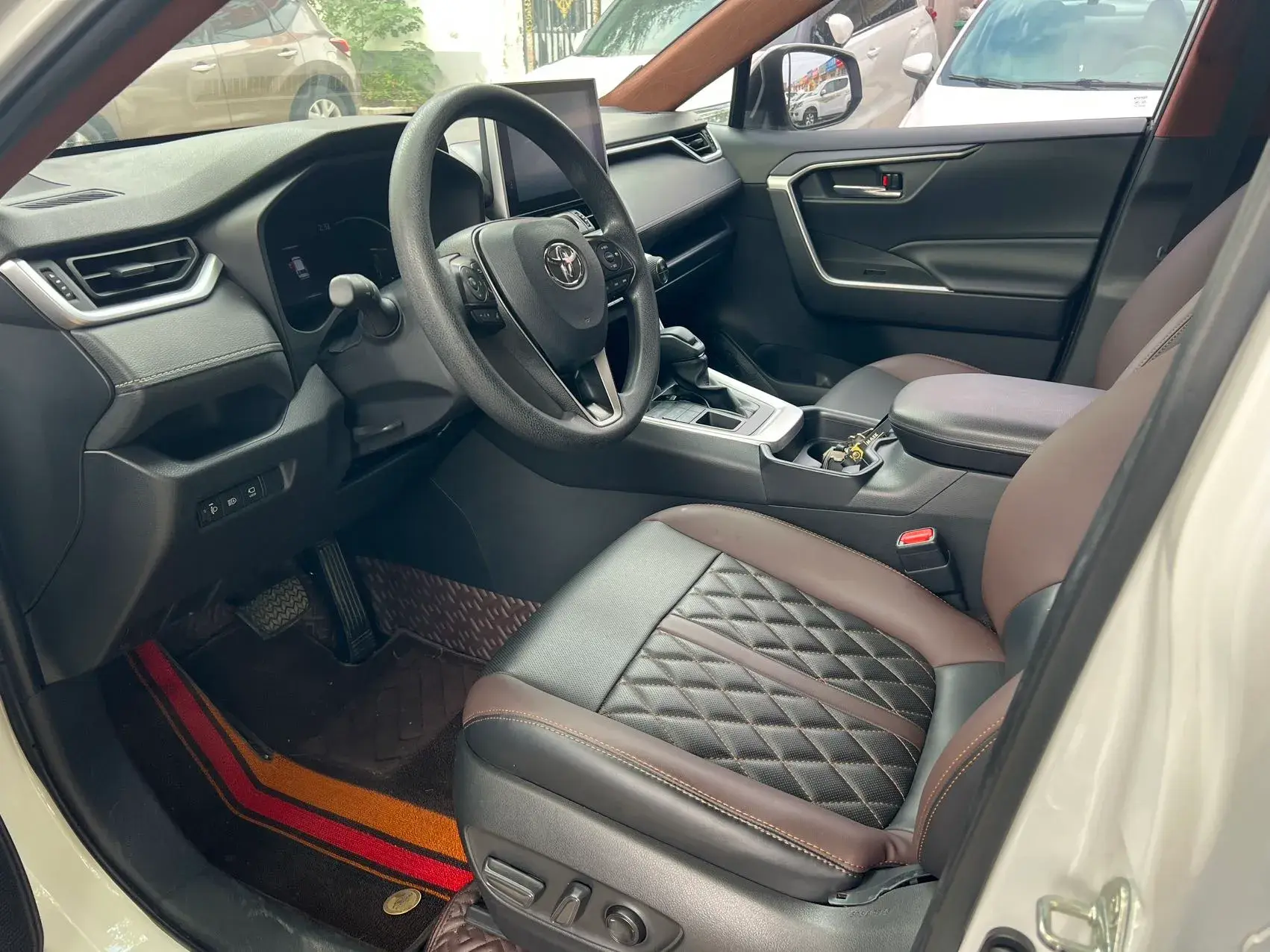 2021 TOYOTA RAV4 thumbnail 3