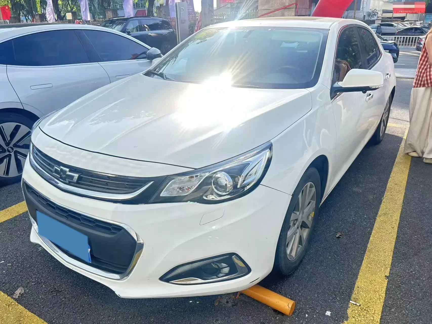 2018 CHEVROLET MALIBU view 1