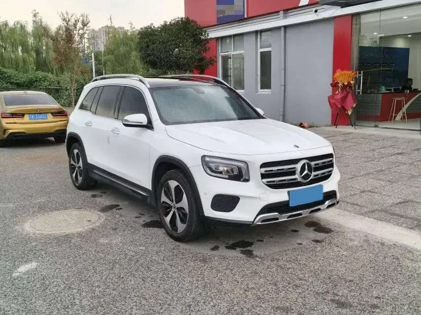 2021 MERCEDES-BENZ GLB thumbnail 3