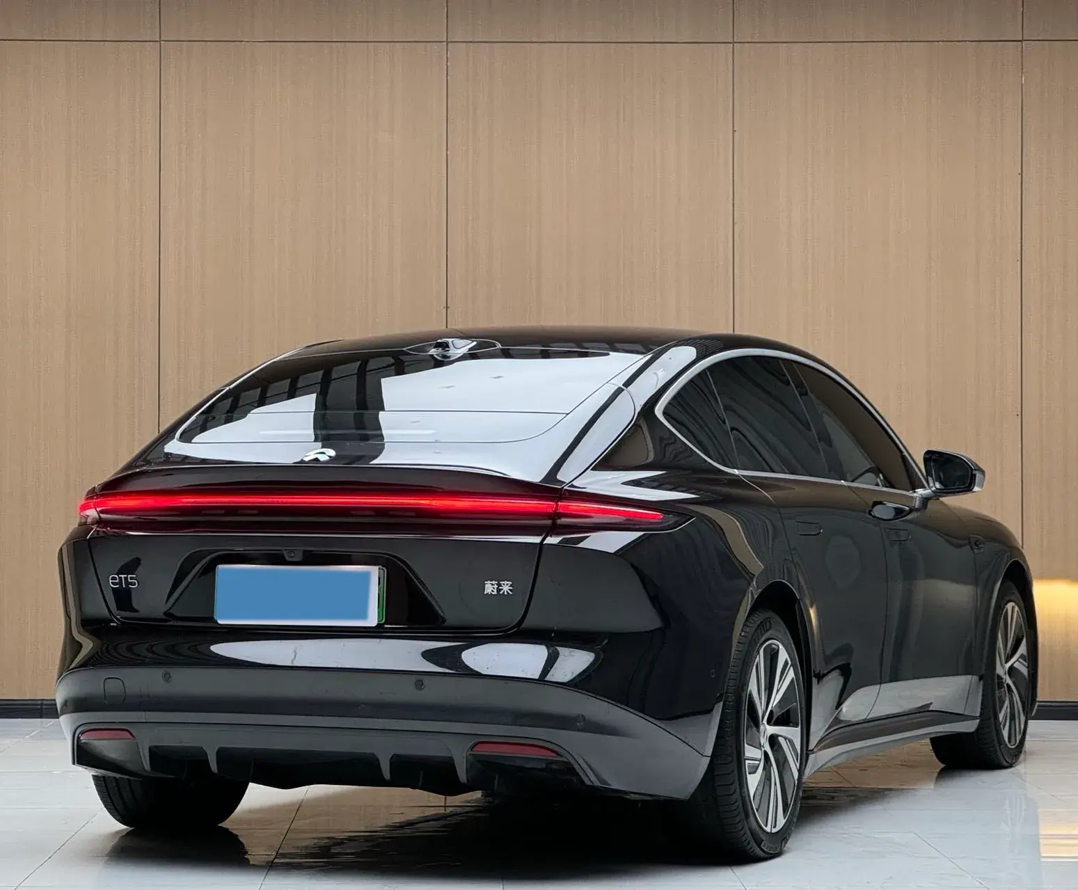 2024 NIO ET5 thumbnail 3