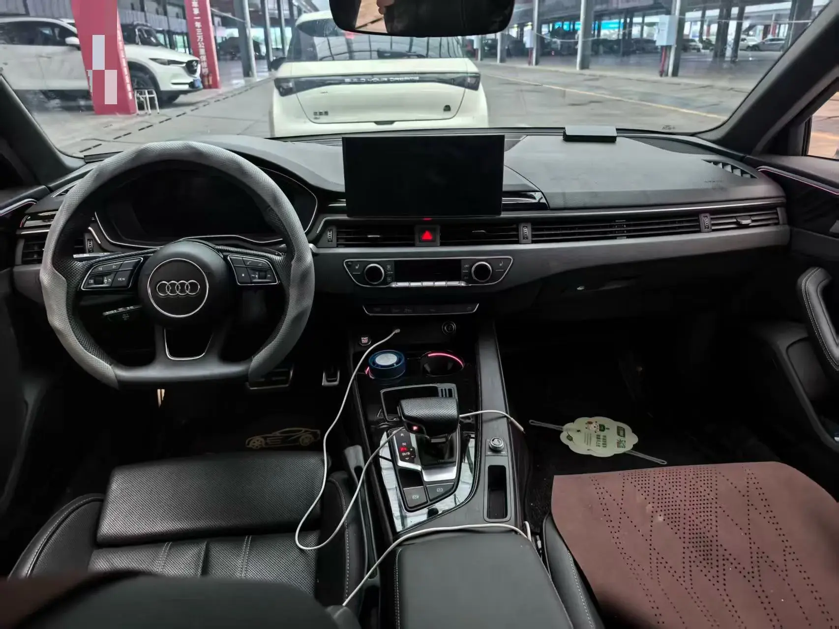 2023 AUDI A4L thumbnail 3