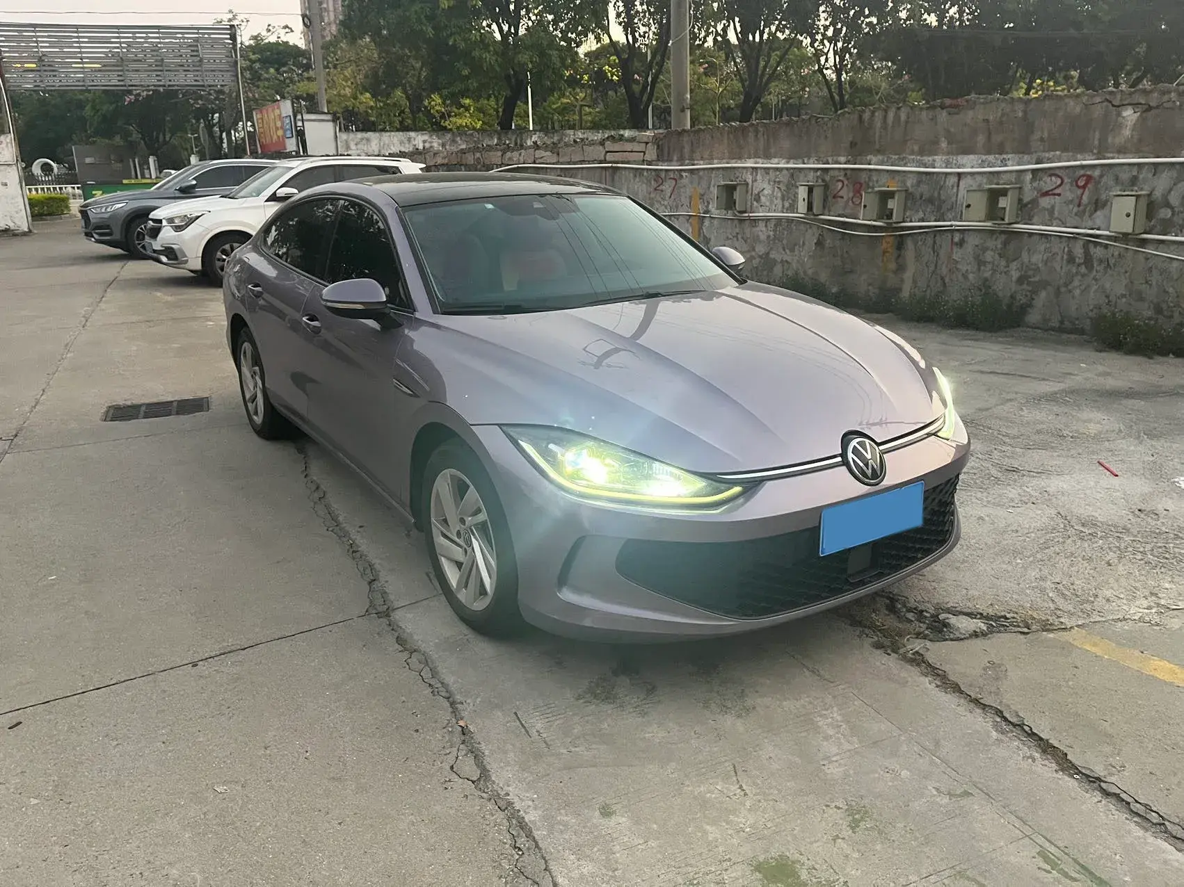 2023 VOLKSWAGEN LAMANDO thumbnail 2