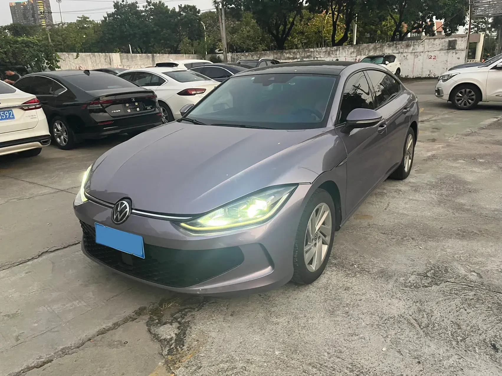 2023 VOLKSWAGEN LAMANDO view 1