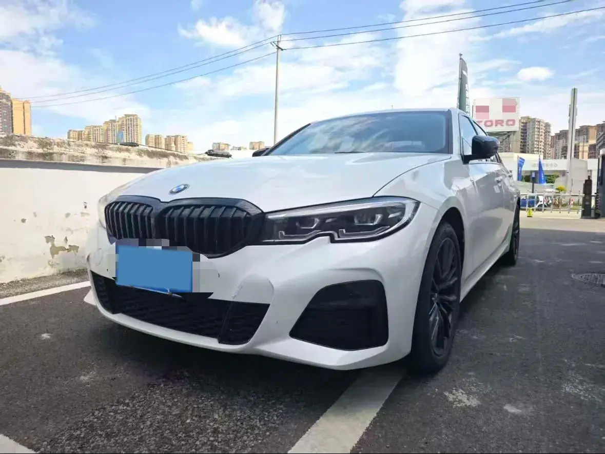 2021 BMW 3 view 1