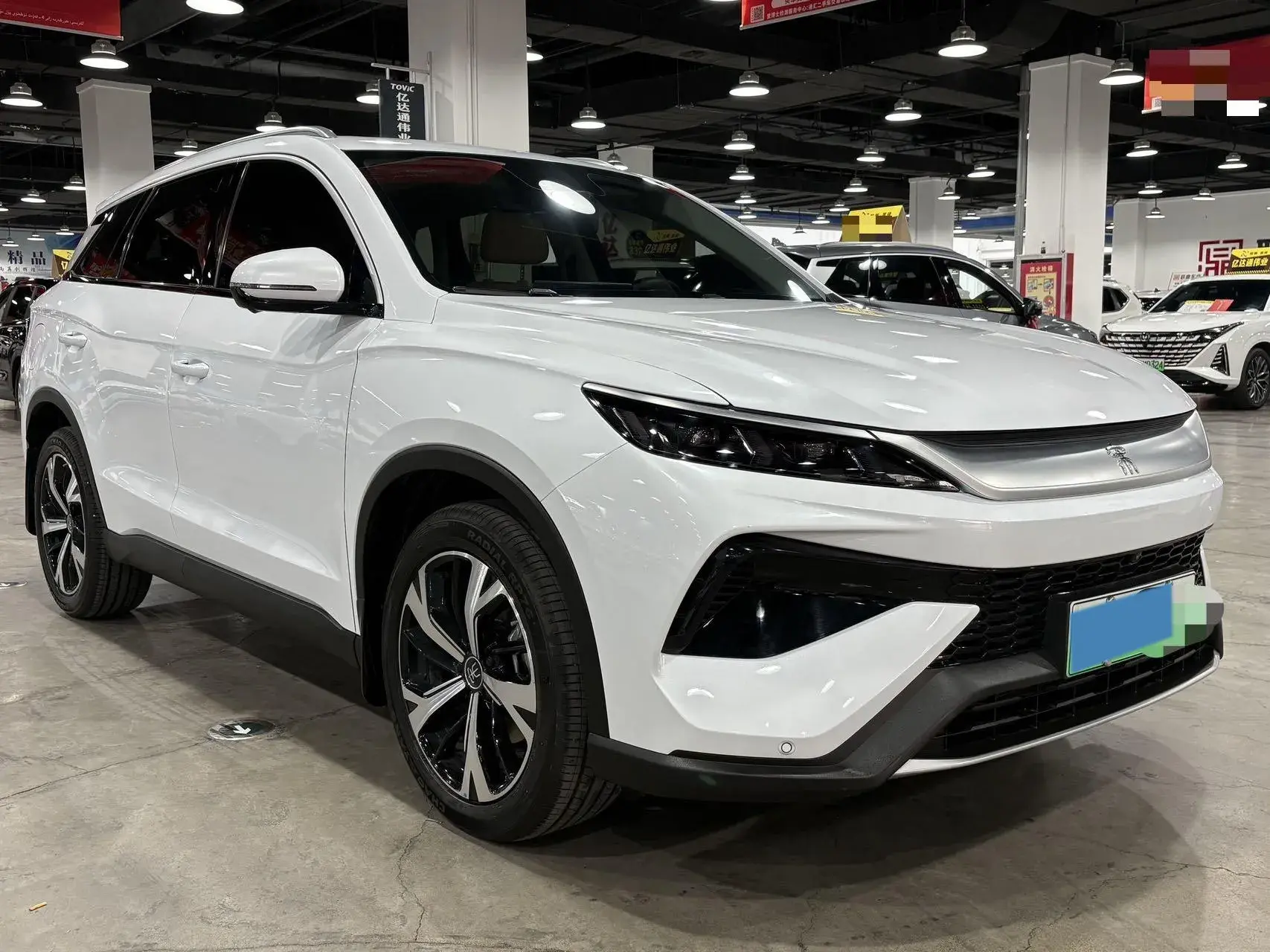 2025 BYD SONG thumbnail 3