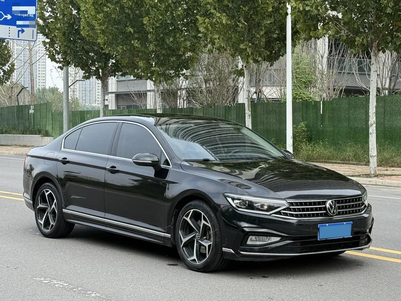 2023 VOLKSWAGEN MAGOTAN thumbnail 3