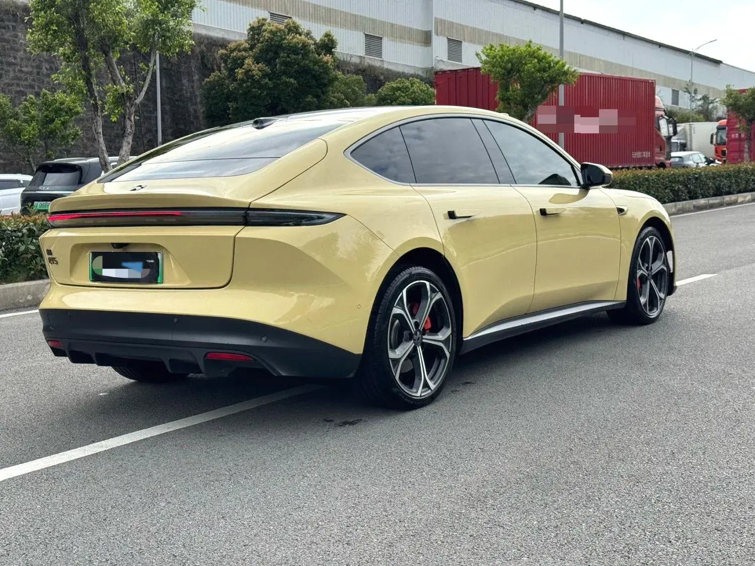 2022 NIO ET5 thumbnail 3