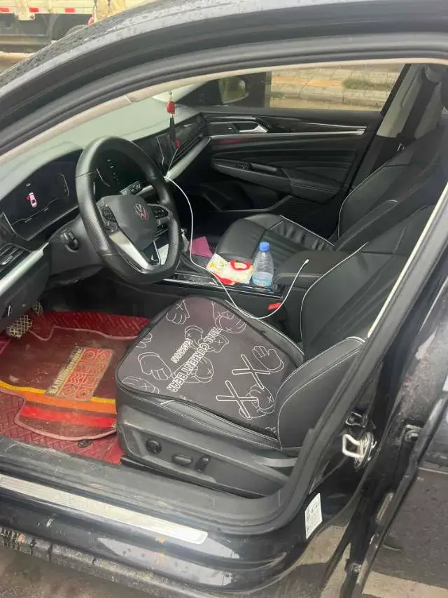 2022 VOLKSWAGEN PASSAT thumbnail 3