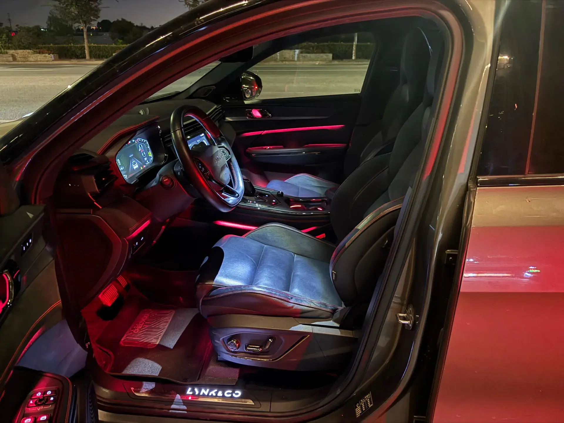 2020 LYNK&CO 05 thumbnail 3