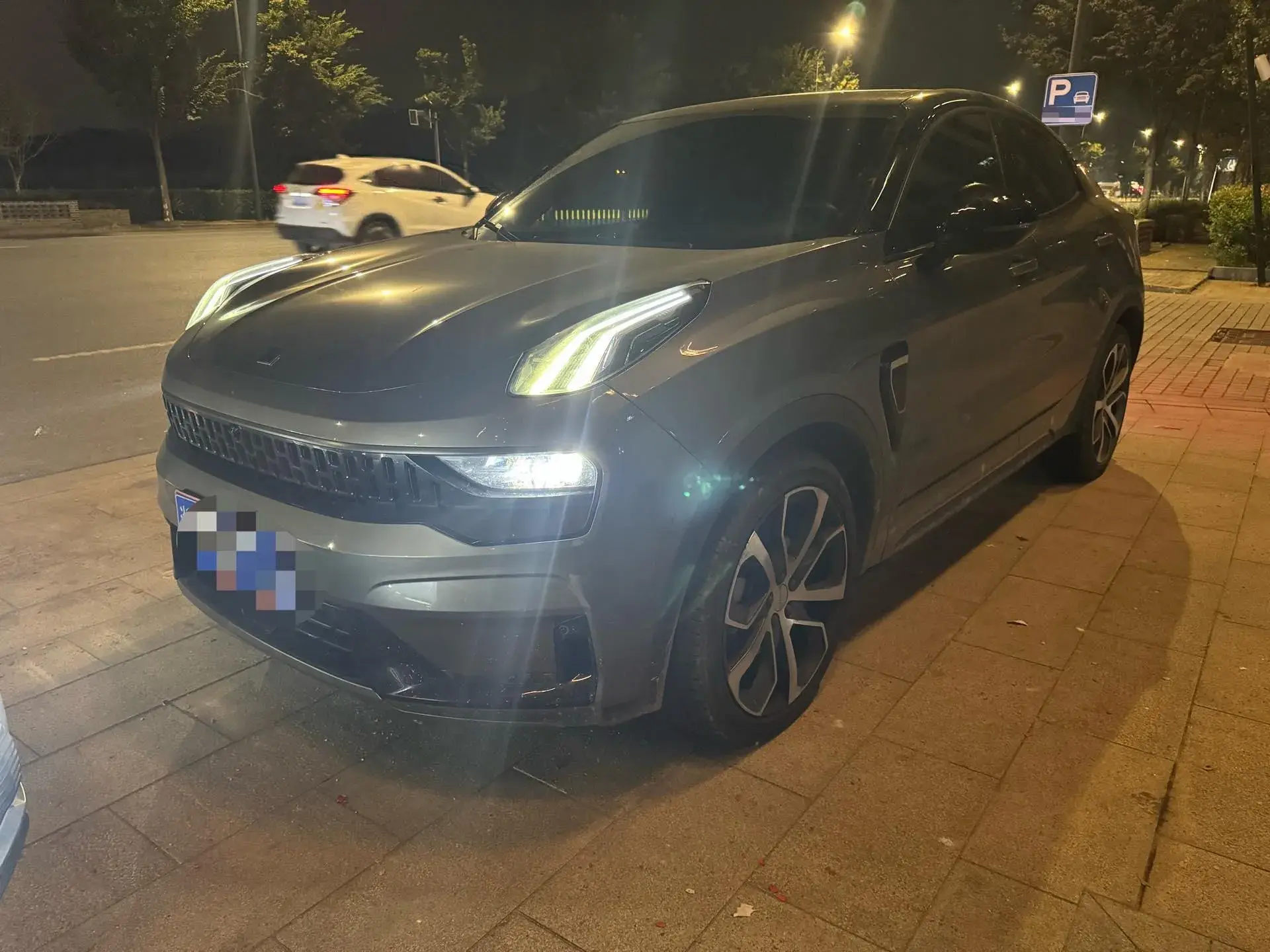 2020 LYNK&CO 05 view 1