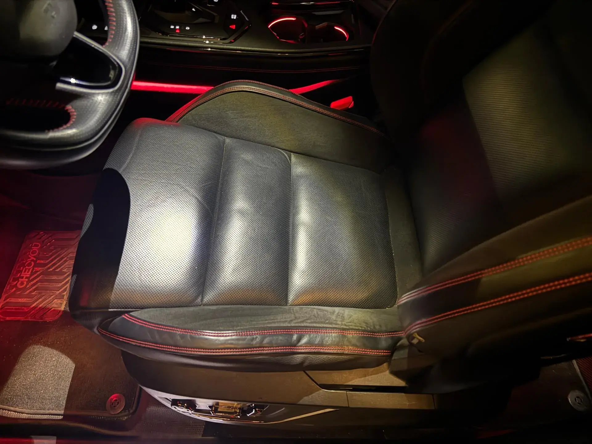 2020 LYNK&CO 05 thumbnail 4