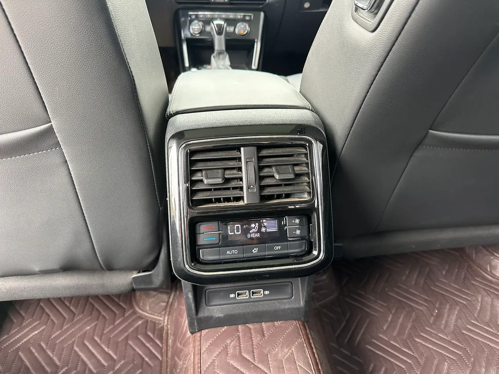 2019 VOLKSWAGEN PASSAT thumbnail 4