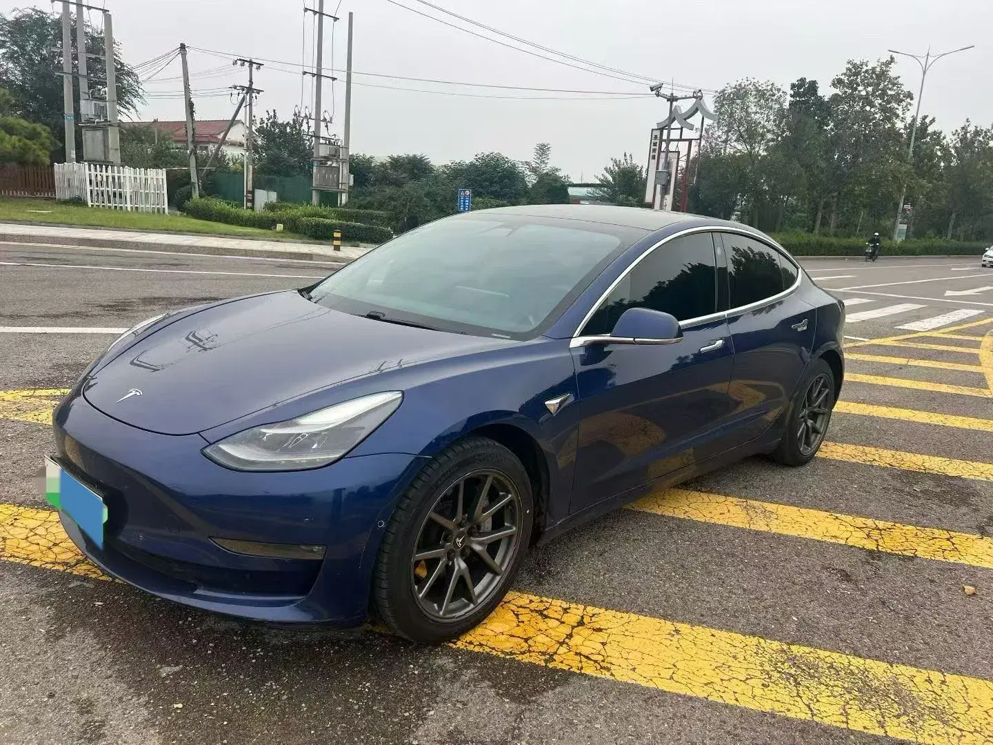 2020 TESLA MODEL view 1