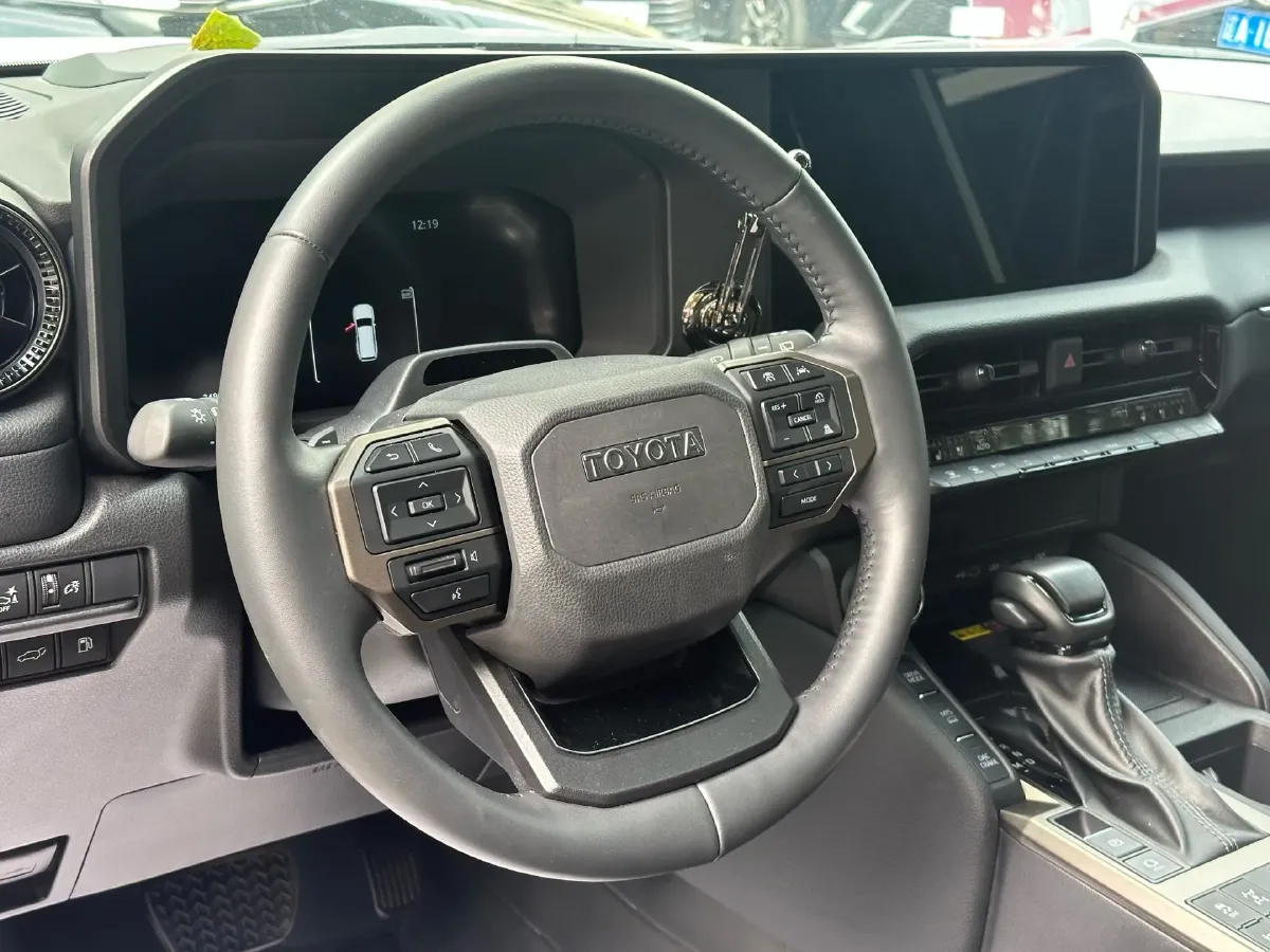 2024 Toyota Land Cruiser Prado 2.4T 282HP L4 8AT Hybrid,autocango,china used car exporter,china ev exporter,chinese used car exporter,chinese used ev exporter