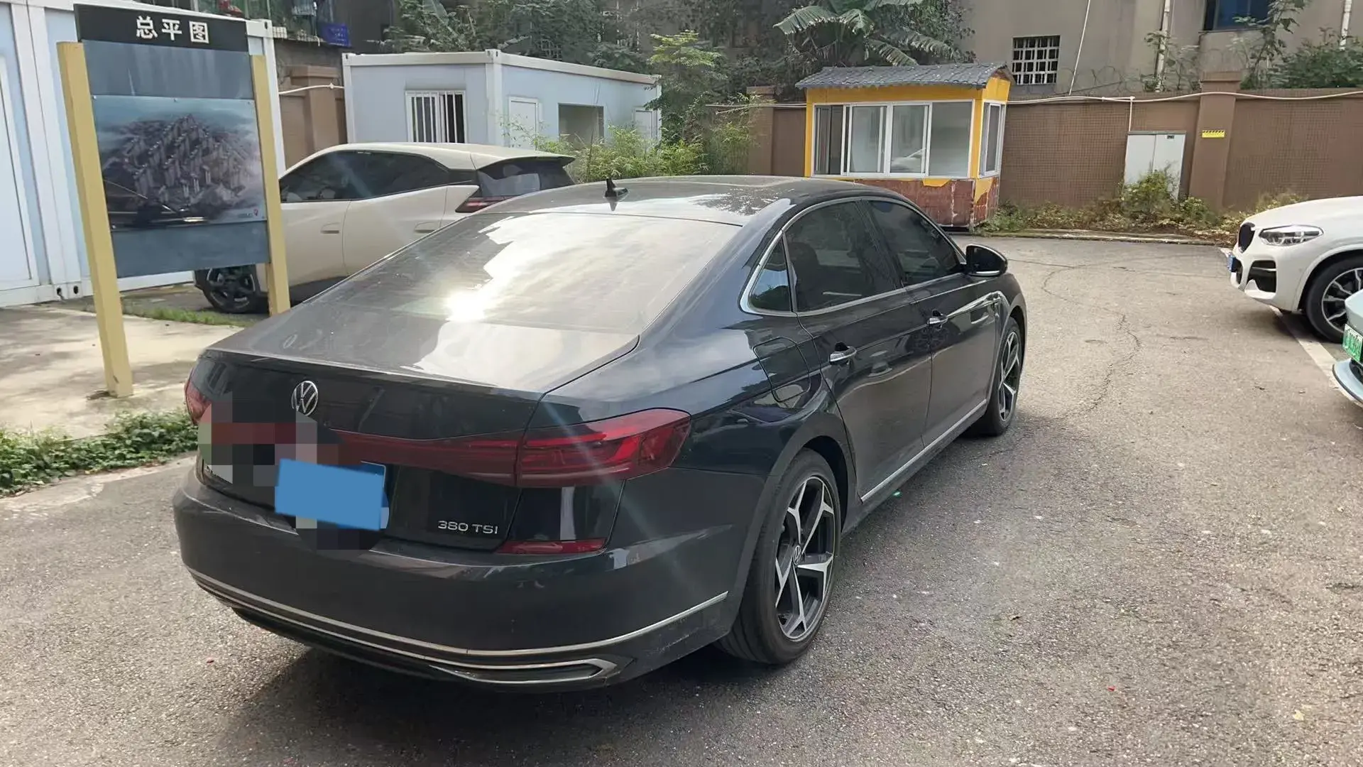 2024 VOLKSWAGEN PASSAT thumbnail 3