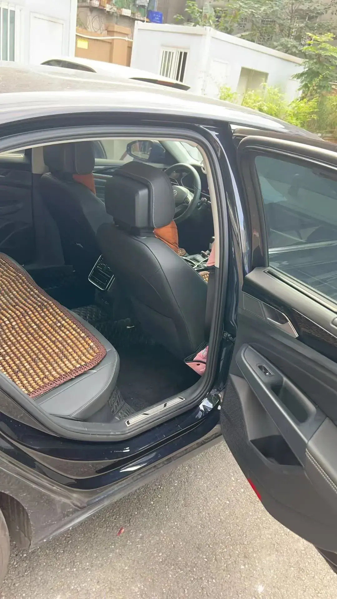 2024 VOLKSWAGEN PASSAT thumbnail 4