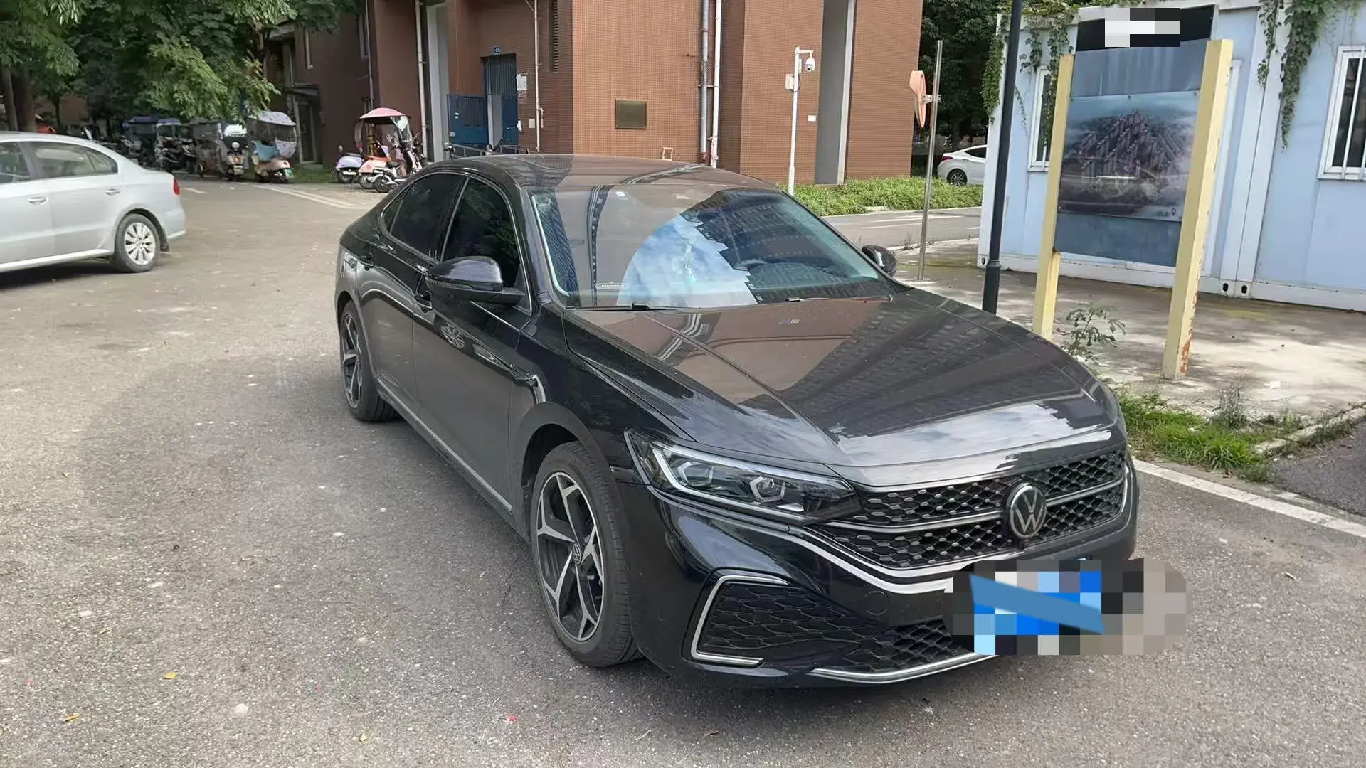 2024 VOLKSWAGEN PASSAT thumbnail 2