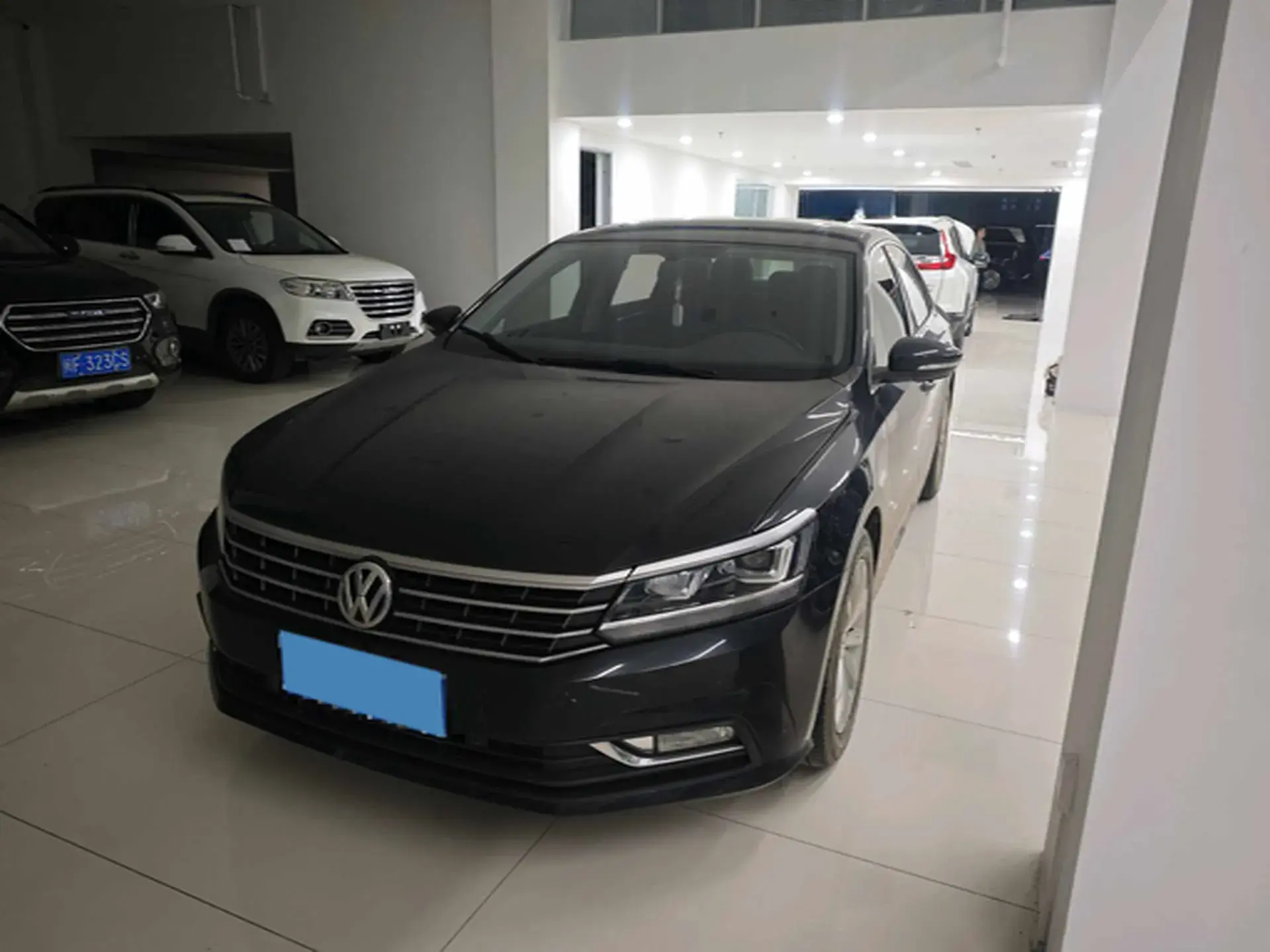2017 VOLKSWAGEN PASSAT view 1