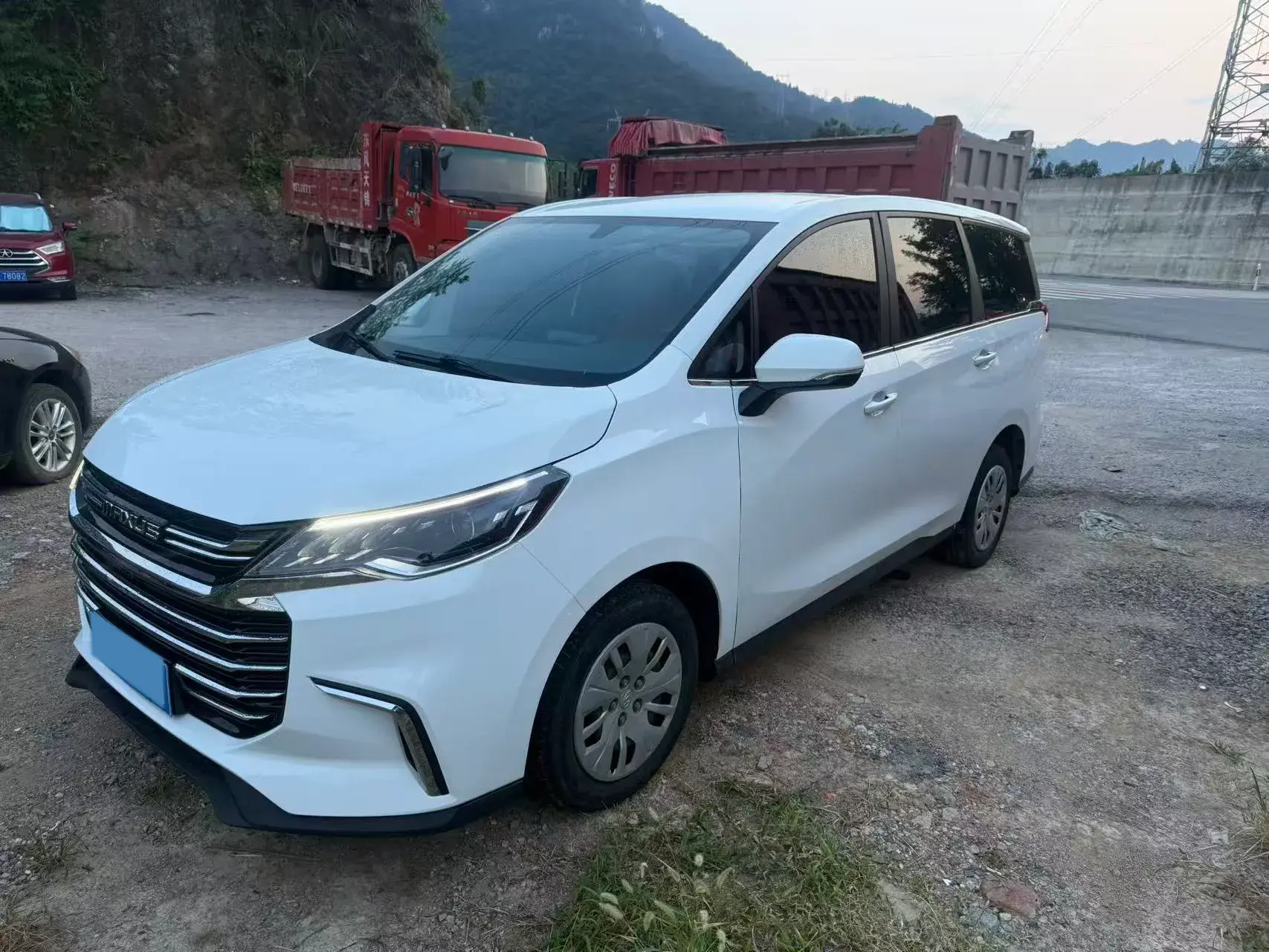 2022 MAXUS G50 view 1