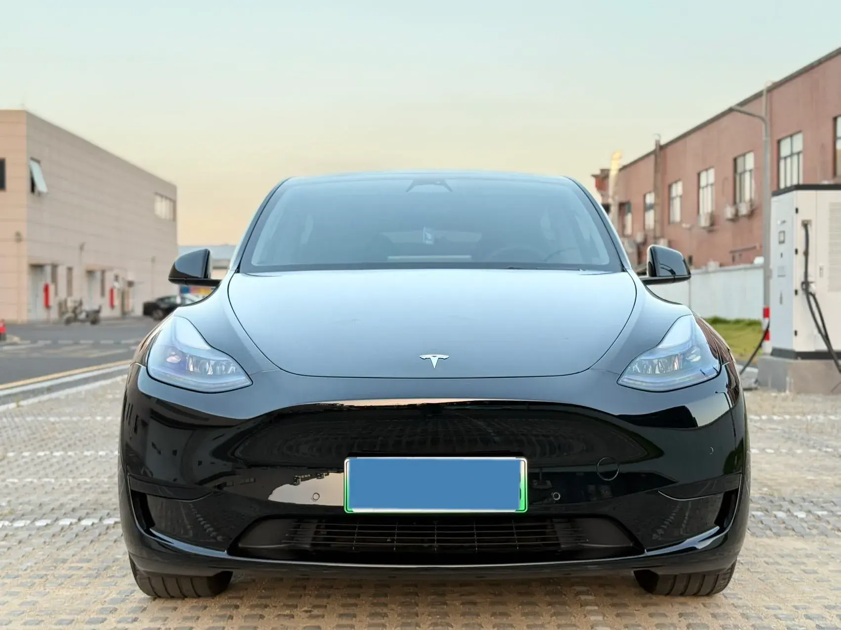2022 TESLA MODEL thumbnail 2