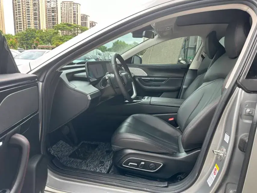 2020 XPENG P7 thumbnail 4