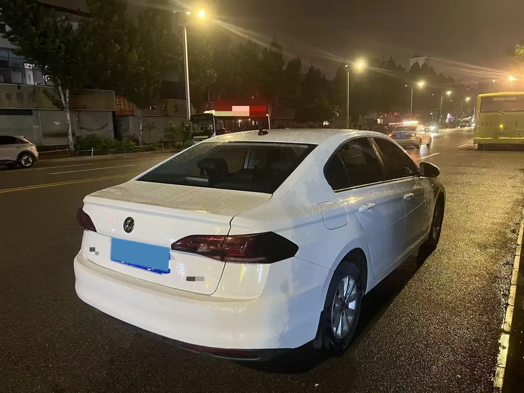 2019 VOLKSWAGEN BORA thumbnail 3