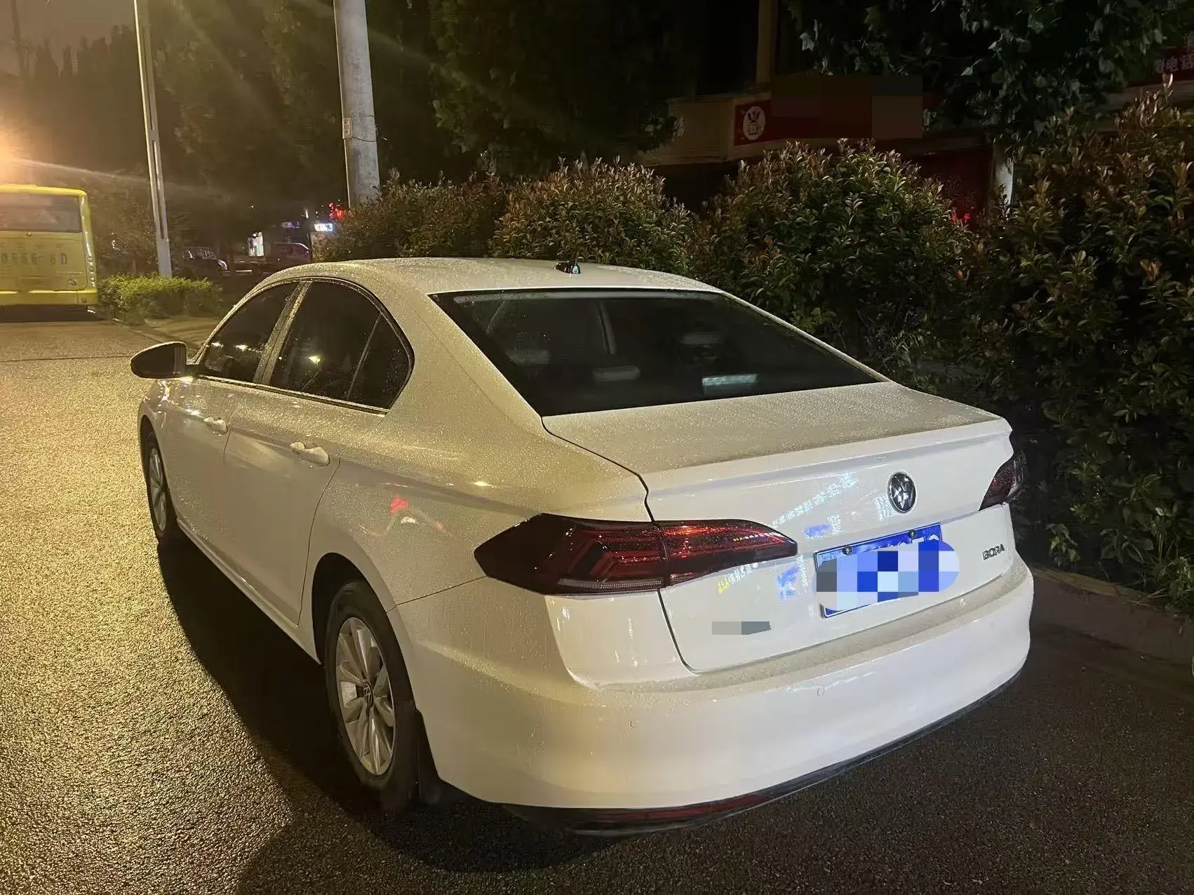 2019 VOLKSWAGEN BORA thumbnail 4