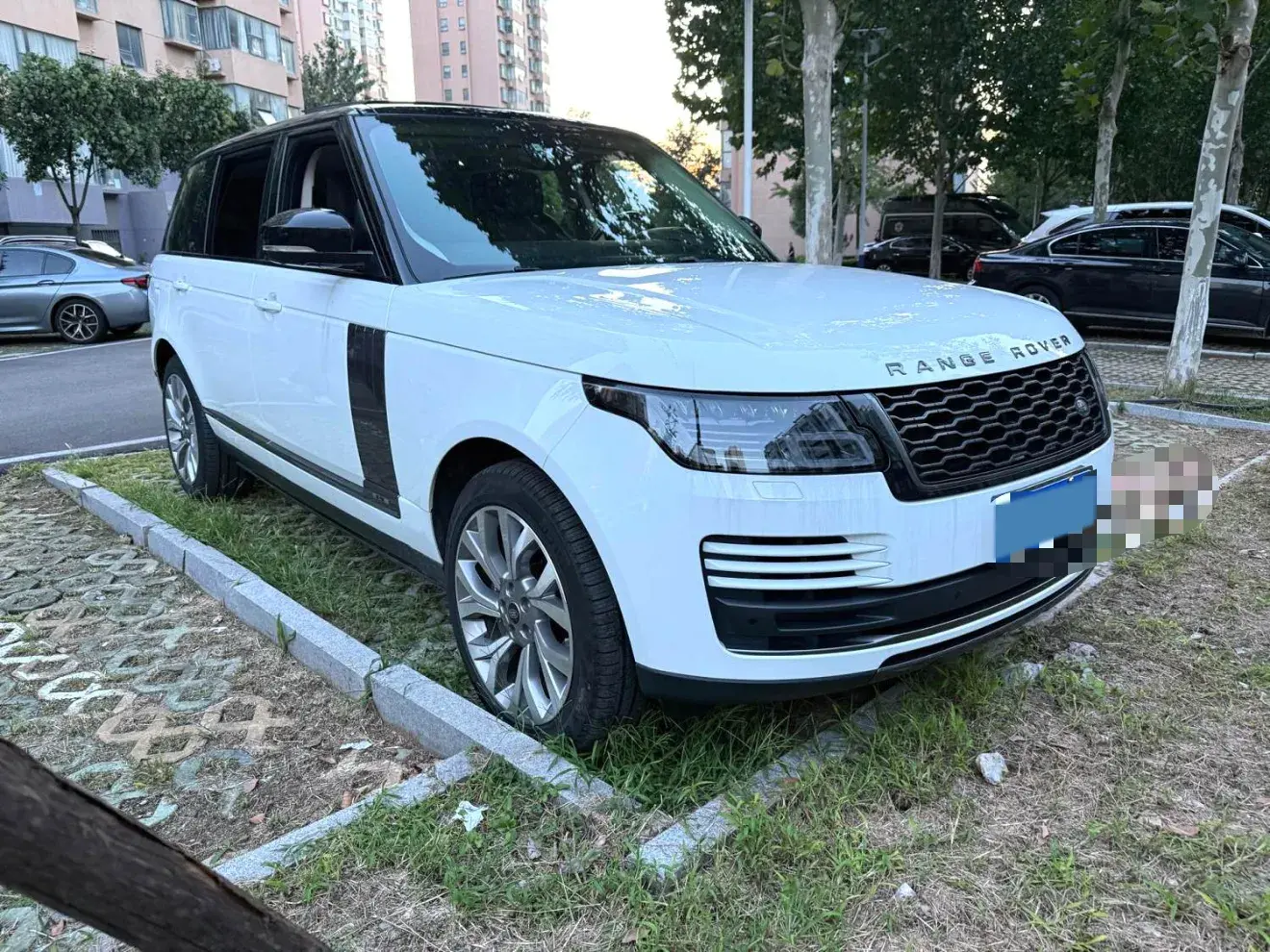 2021 LAND ROVER thumbnail 2