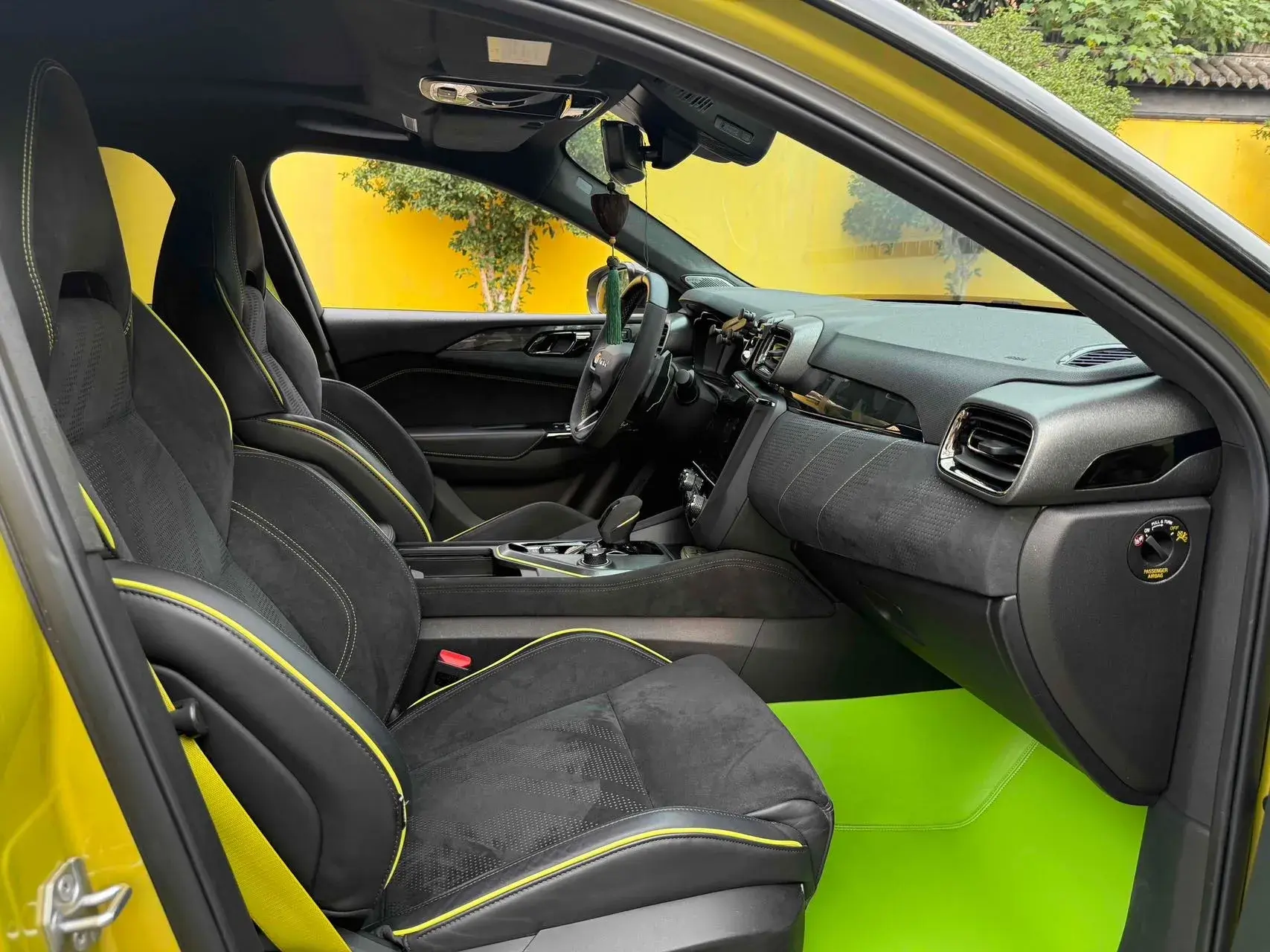 2020 LYNK&CO 03 thumbnail 4