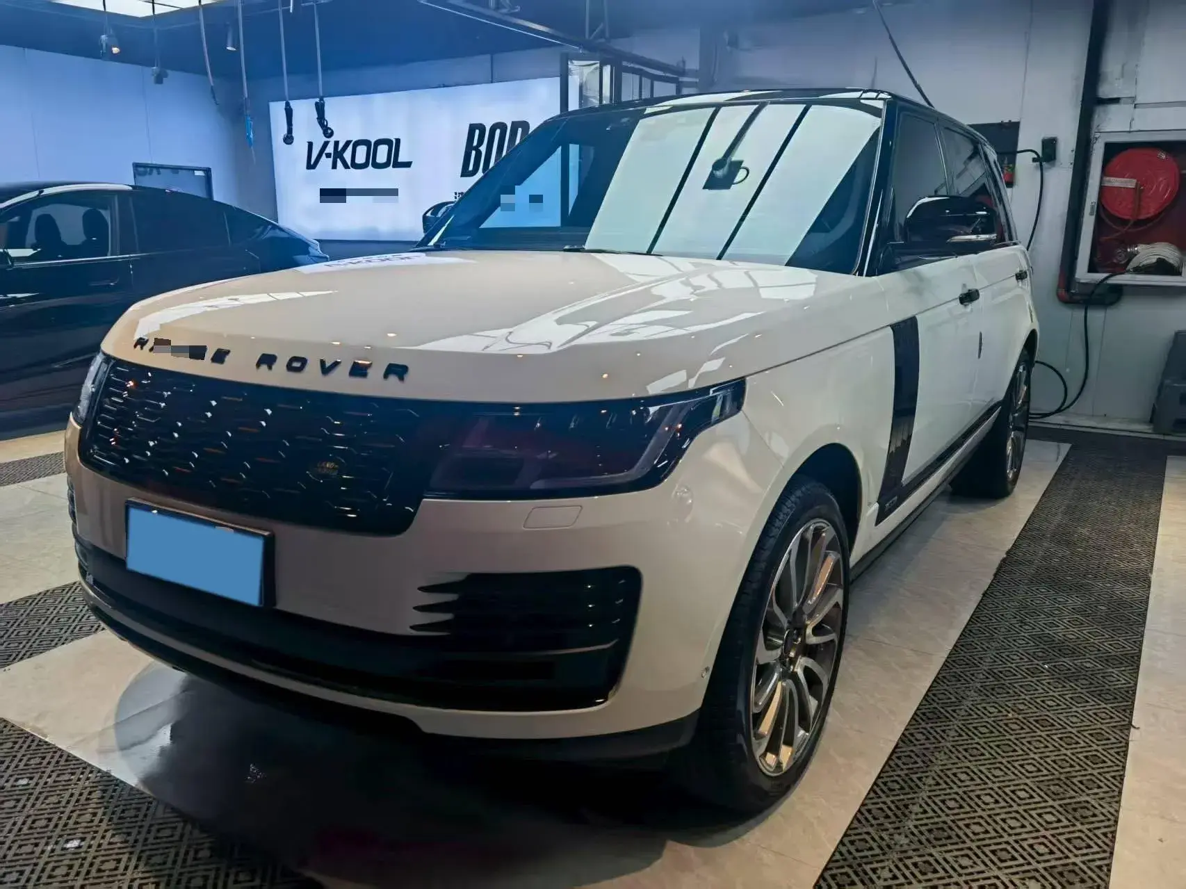 2020 LAND ROVER view 1