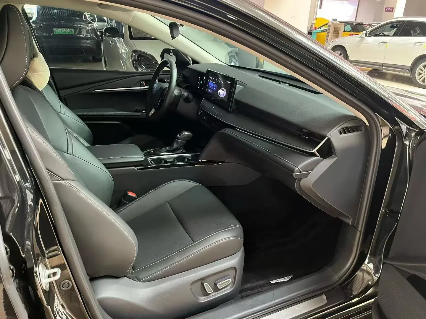 2024 TOYOTA CAMRY thumbnail 4