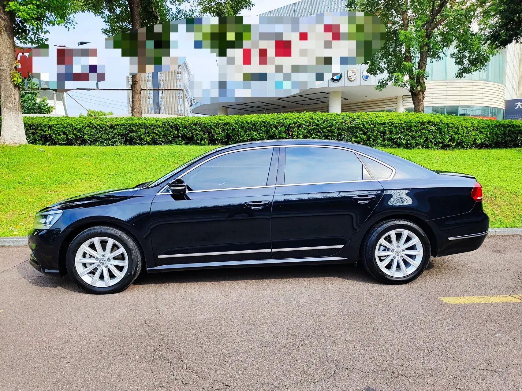 2017 VOLKSWAGEN PASSAT thumbnail 3