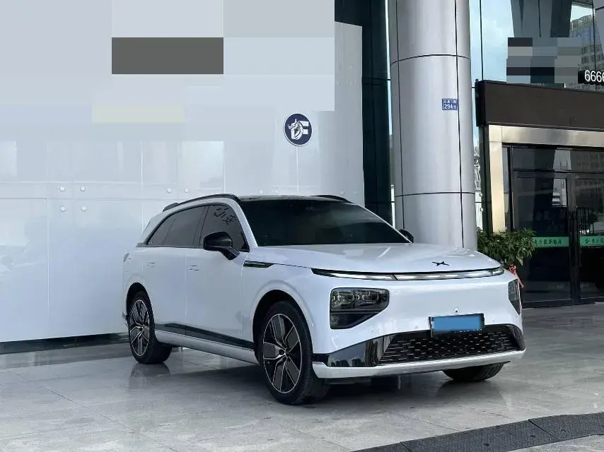 2022 XPENG G9 thumbnail 3