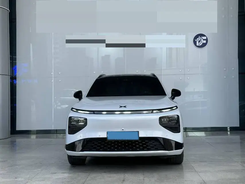 2022 XPENG G9 thumbnail 2