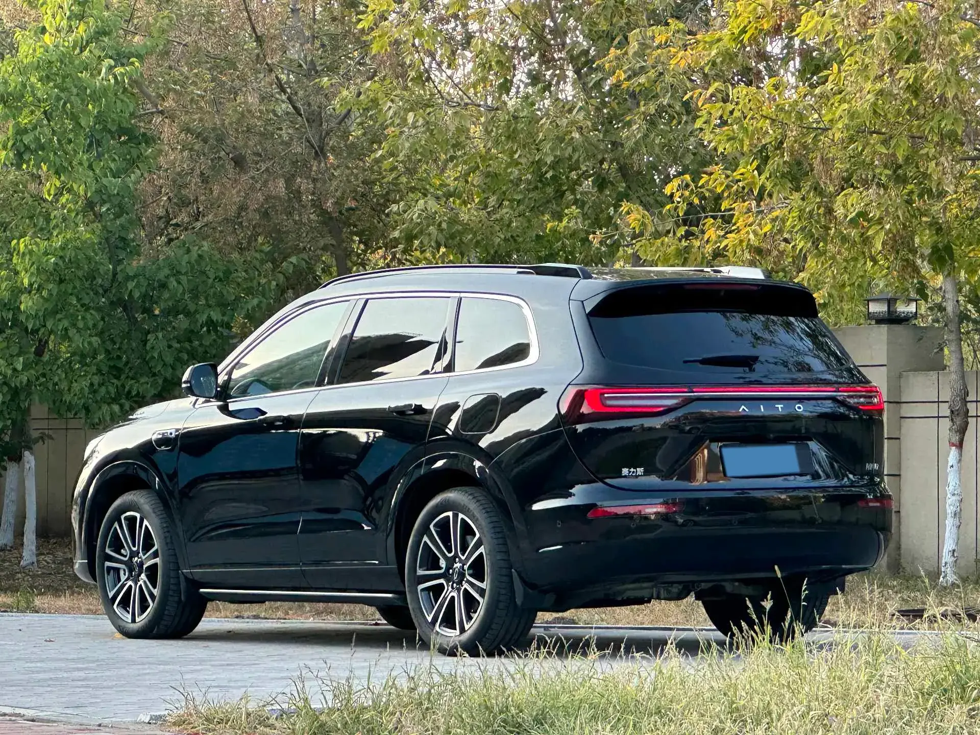 2024 AITO AITO thumbnail 4