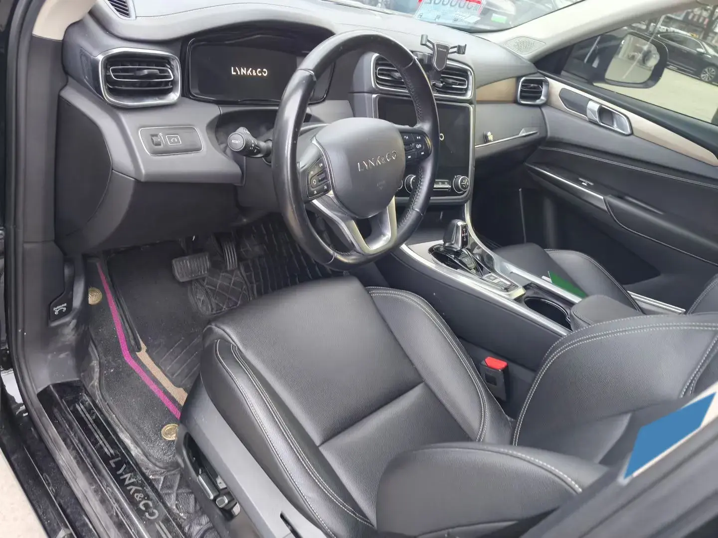 2020 LYNK&CO 01 thumbnail 3