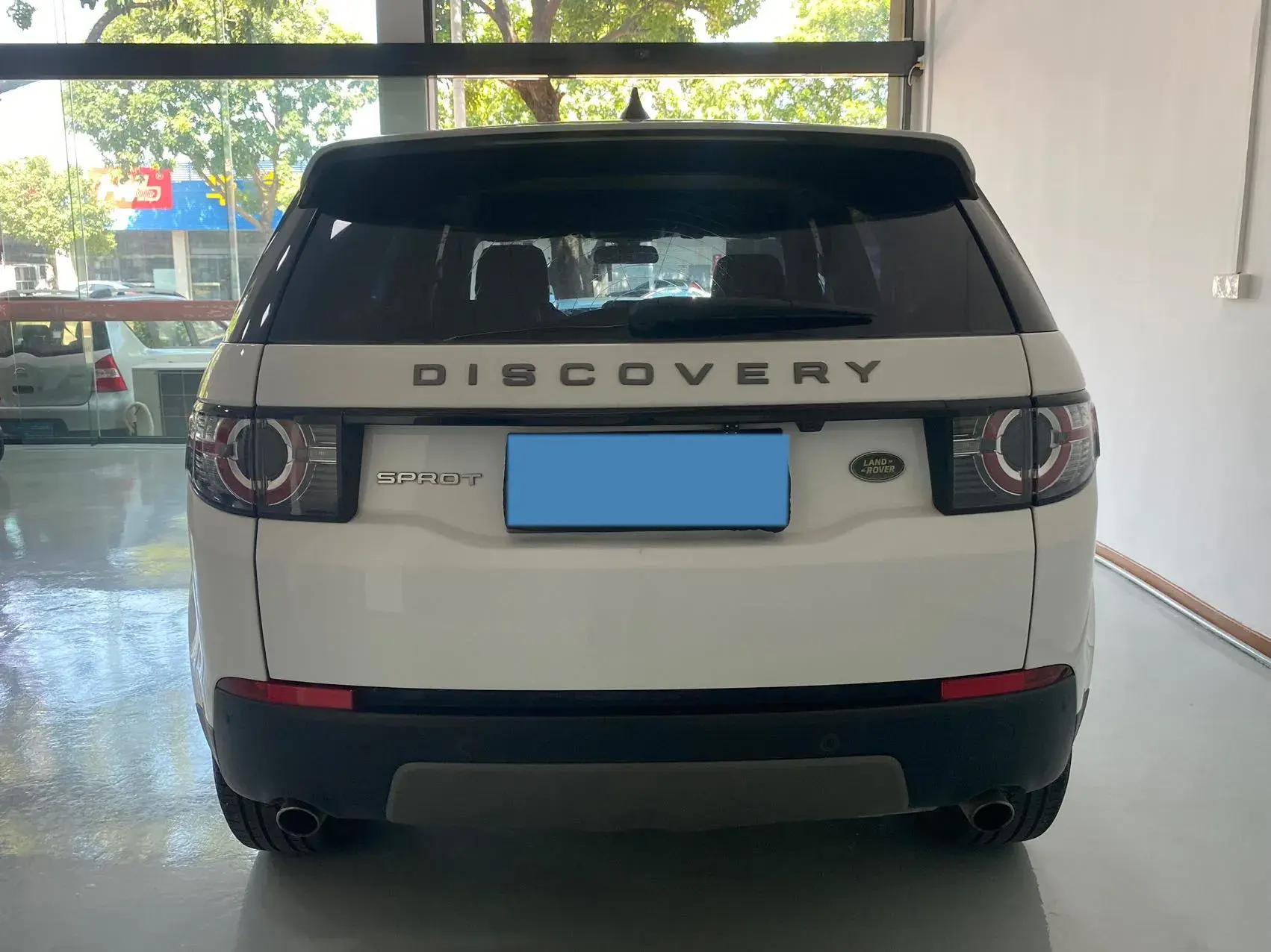 2018 LAND ROVER thumbnail 4