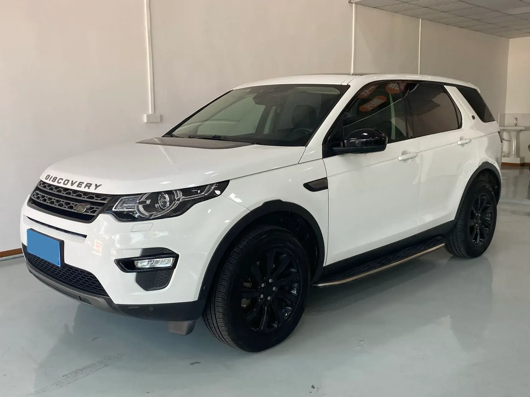 2018 LAND ROVER view 1